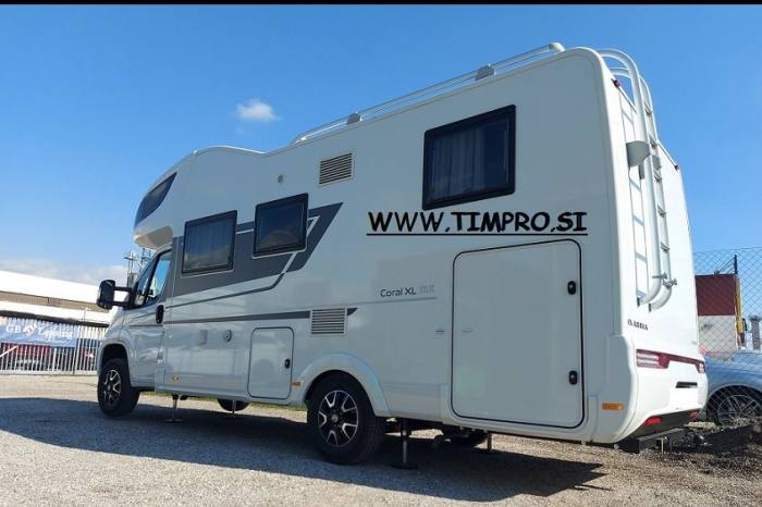 Hydraulic leveling system for vehicles 190